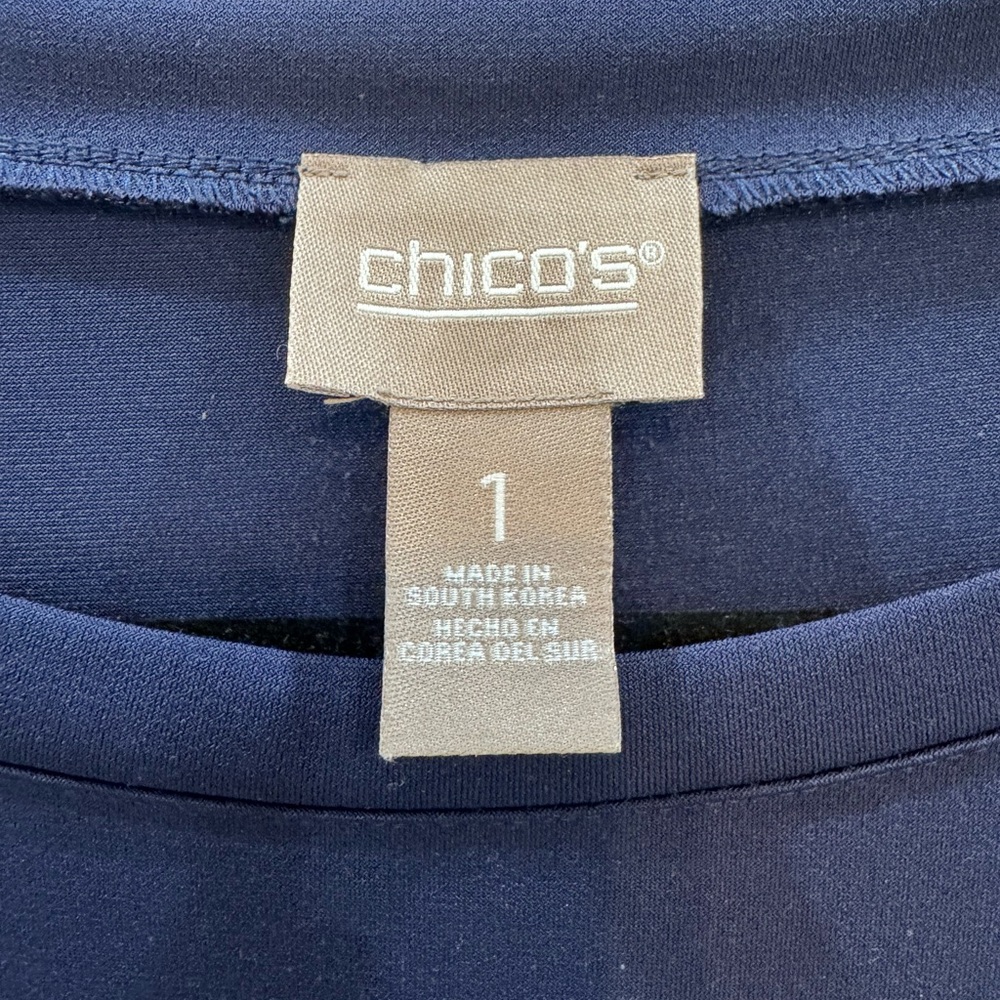 Chico's Size 1 Navy Blue Cap Sleeve Lightweight Relaxed Top size Medium - Picture 3 of 6